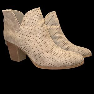 Fergalicious Doe Booties Women’s sz 8M